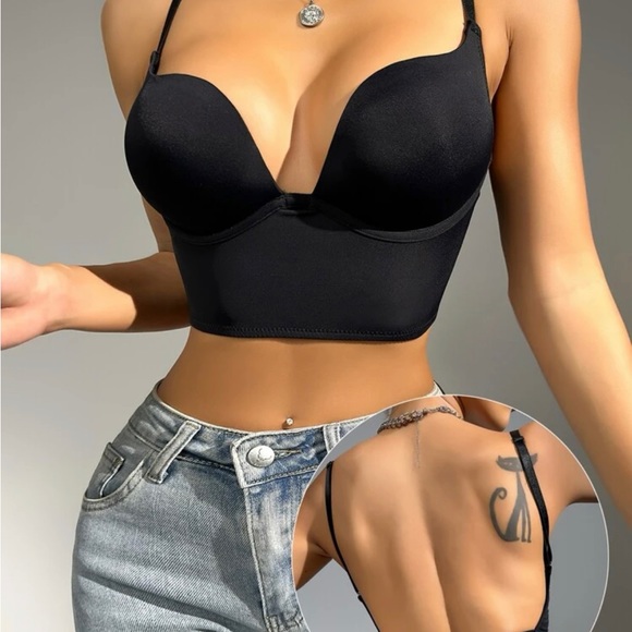 Clothing - Picture 10 of 11